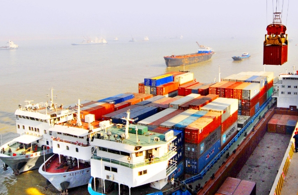 美國(guó)物流市場(chǎng)作為全球重要的物流市場(chǎng)之一，其發(fā)展呈現(xiàn)出復(fù)雜性