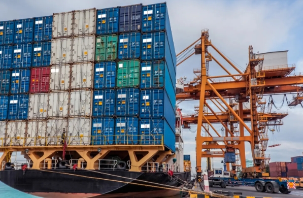 在新的歷史起點上，國際貨運代理將繼續發揮其重要作用