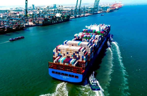 海運貨代是國際貿易中不可或缺的一環，其地位正面臨前所未有的變革