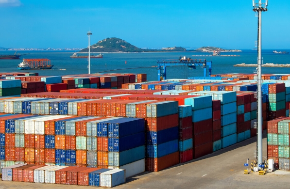 國際物流是推動全球經濟一體化、促進世界和平與繁榮的重要引擎